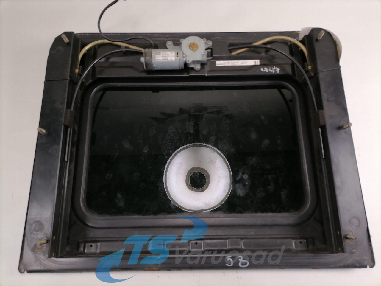 Scania Katuseluuk 1371500 - Phụ tùng chung cho Xe tải: hình 4 Scania Katuseluuk 1371500 - Phụ tùng chung cho Xe tải: hình 4