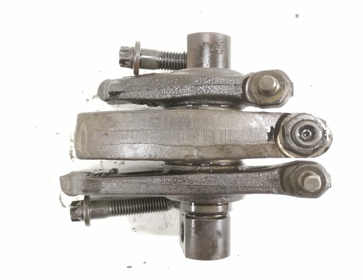 Scania Set of rockers with shaft 1520439 - Phụ tùng chung cho Xe tải: hình 3 Scania Set of rockers with shaft 1520439 - Phụ tùng chung cho Xe tải: hình 3