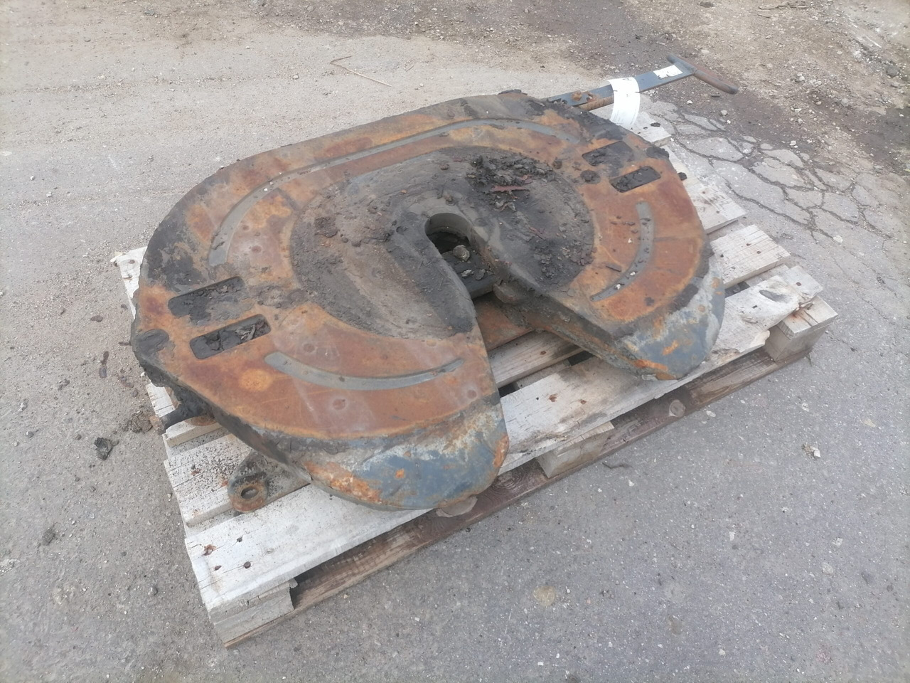 Universaalne Fifht wheel JOST - Khớp nối bánh xe thứ năm cho Xe tải: hình 2 Universaalne Fifht wheel JOST - Khớp nối bánh xe thứ năm cho Xe tải: hình 2