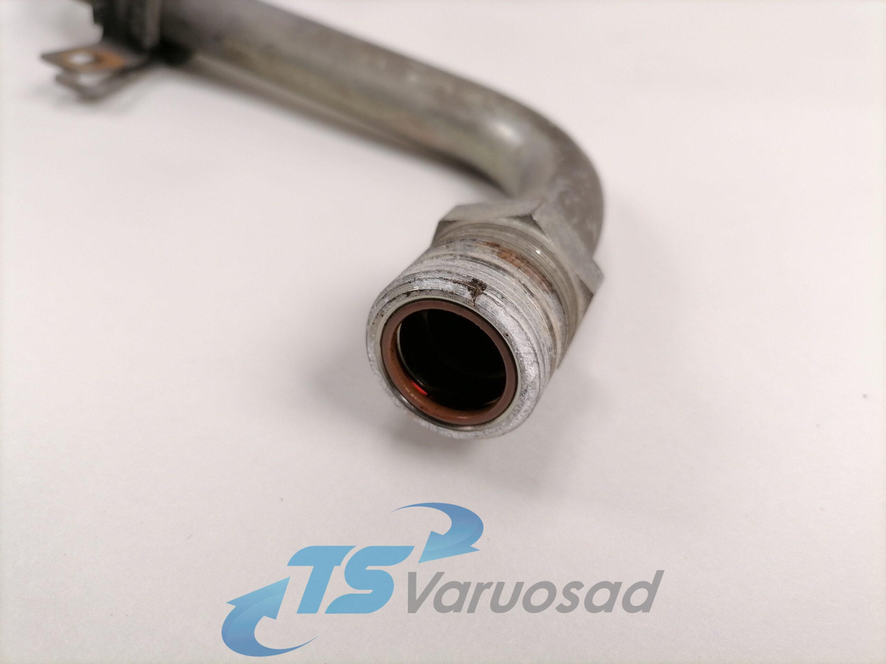 Volvo A/C pipe 20752895 - Cấp nhiệt/ Thông gió cho Xe tải: hình 4 Volvo A/C pipe 20752895 - Cấp nhiệt/ Thông gió cho Xe tải: hình 4
