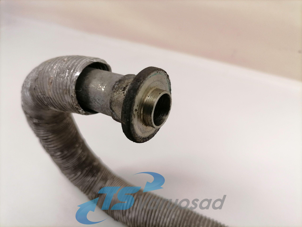 Volvo A/C pipe 20752896 - Cấp nhiệt/ Thông gió cho Xe tải: hình 3 Volvo A/C pipe 20752896 - Cấp nhiệt/ Thông gió cho Xe tải: hình 3