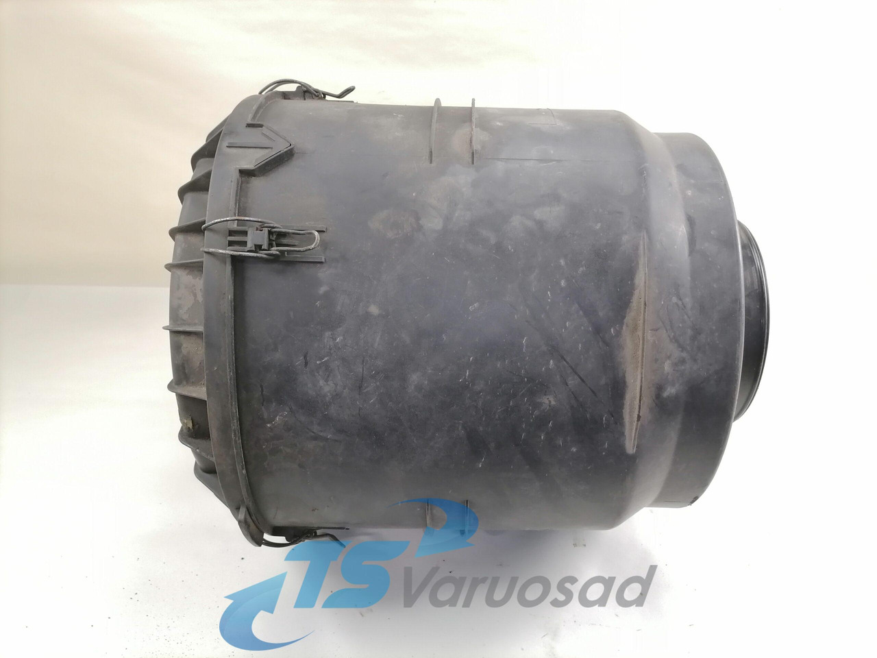 Volvo Air filter housing 21115476 - Hệ thống nạp khí cho Xe tải: hình 2 Volvo Air filter housing 21115476 - Hệ thống nạp khí cho Xe tải: hình 2