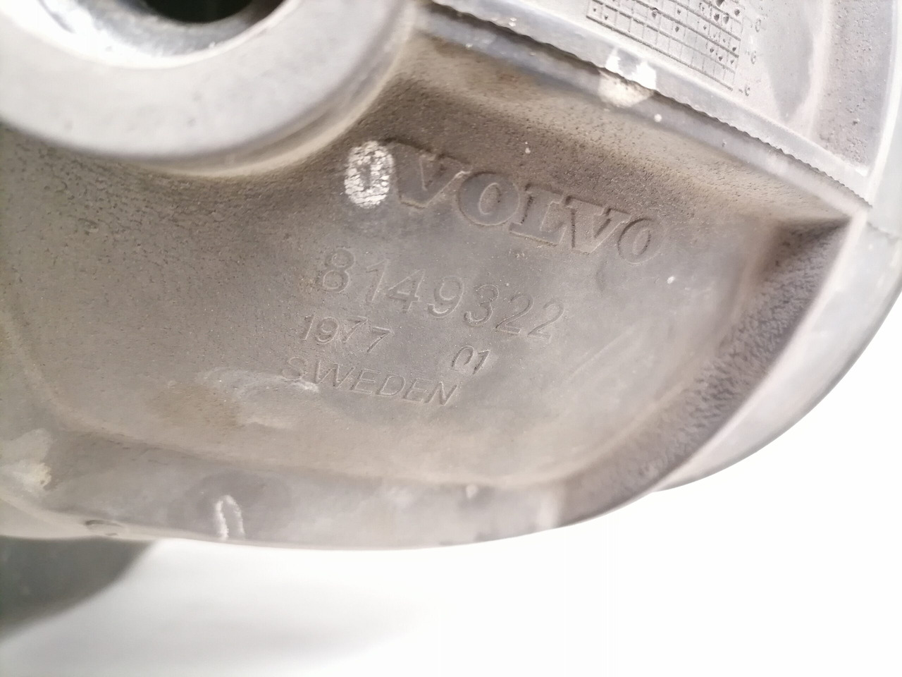 Volvo Air filter housing 3979505 - Hệ thống nạp khí cho Xe tải: hình 2 Volvo Air filter housing 3979505 - Hệ thống nạp khí cho Xe tải: hình 2