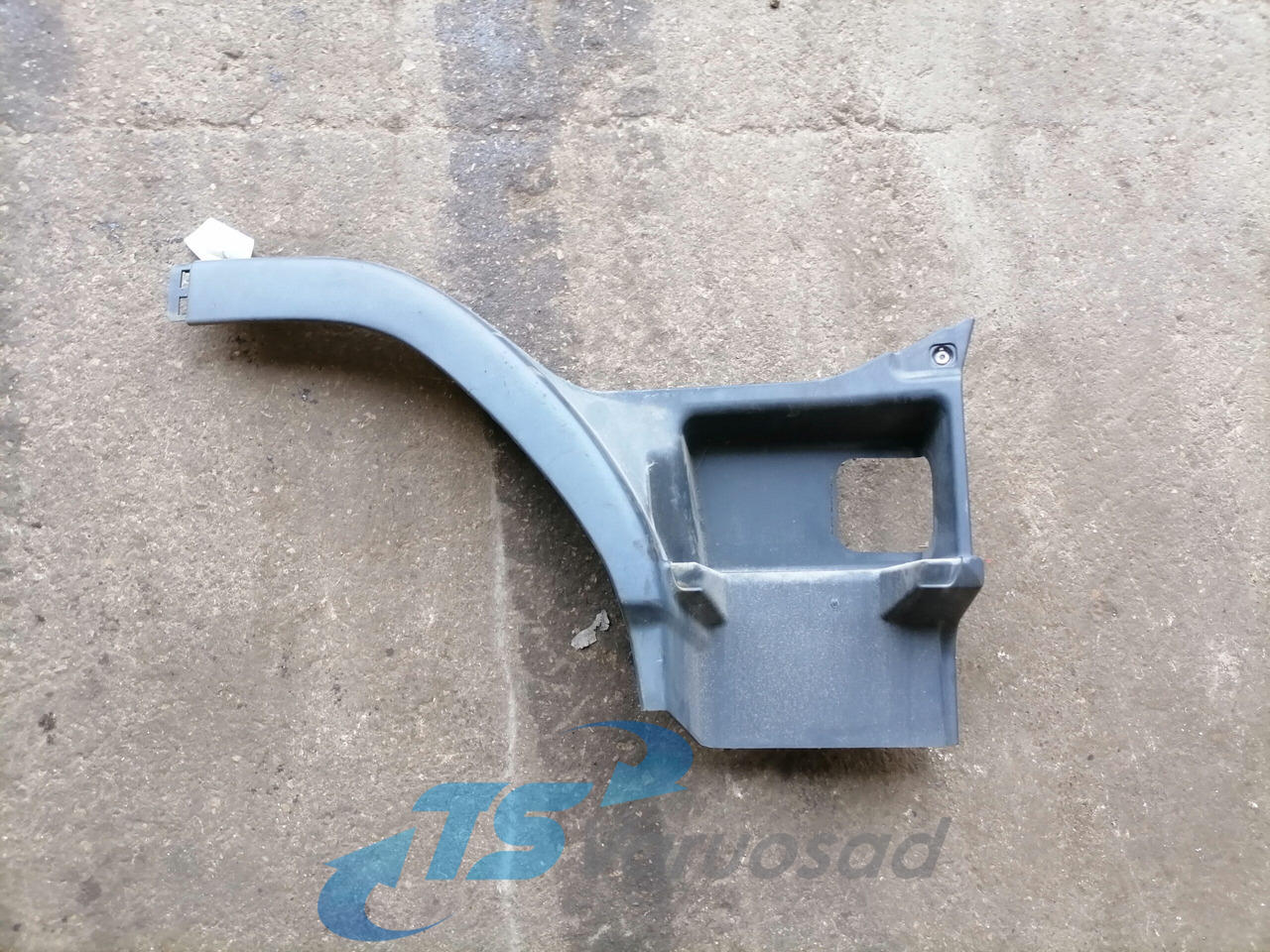 Volvo Astmelaua plastik 20529484 - Bậc bước cho Xe tải: hình 1 Volvo Astmelaua plastik 20529484 - Bậc bước cho Xe tải: hình 1