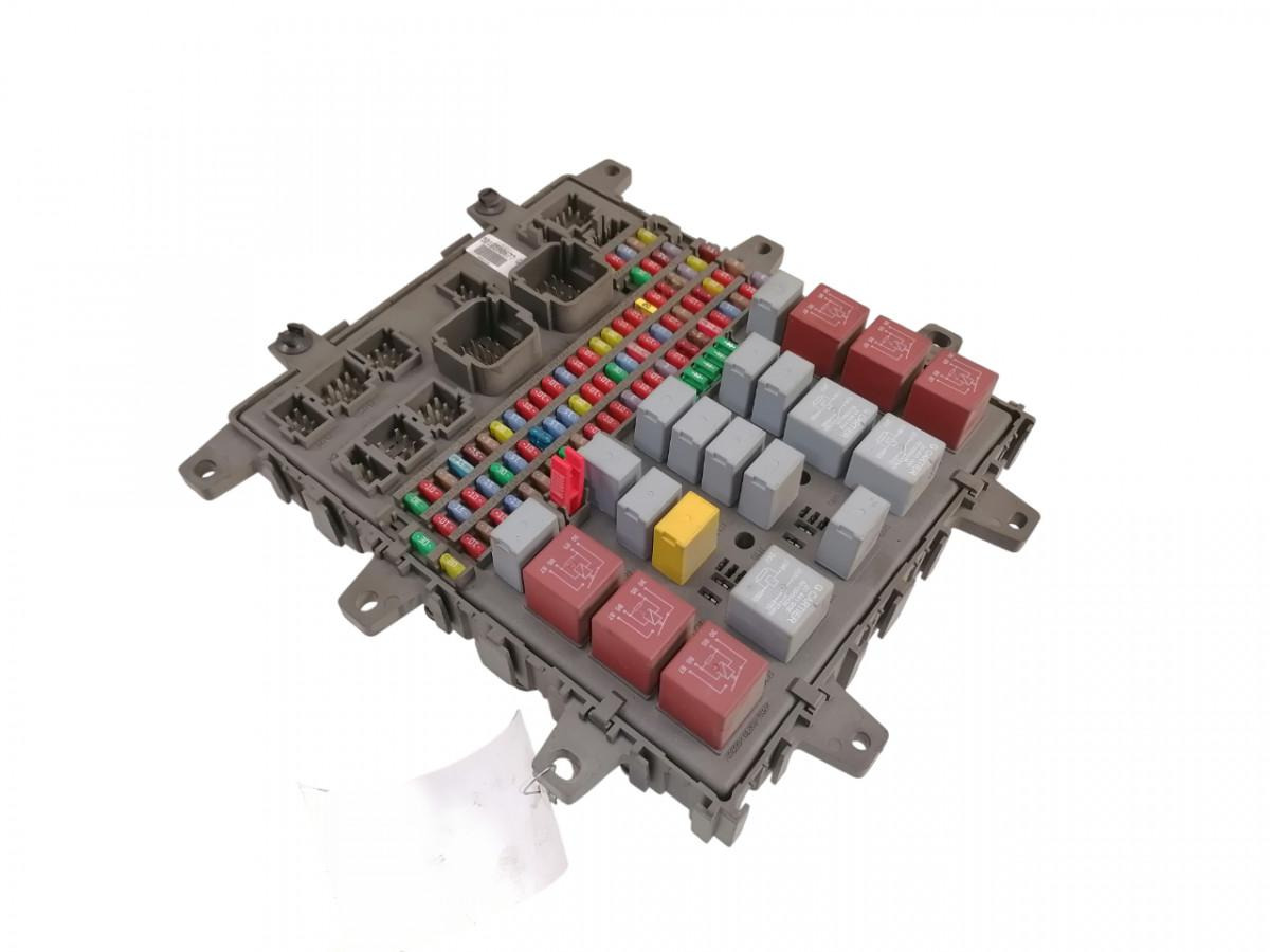 Volvo Central electric unit 5010590677 - Cầu chì cho Xe tải: hình 1 Volvo Central electric unit 5010590677 - Cầu chì cho Xe tải: hình 1