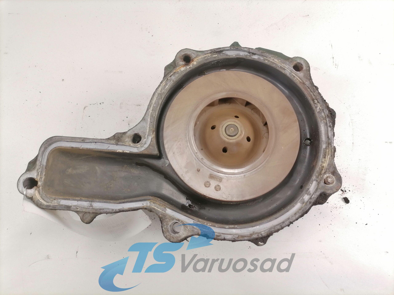 Volvo Cooling pump 20744939 - Máy bơm nước cho Xe tải: hình 4 Volvo Cooling pump 20744939 - Máy bơm nước cho Xe tải: hình 4
