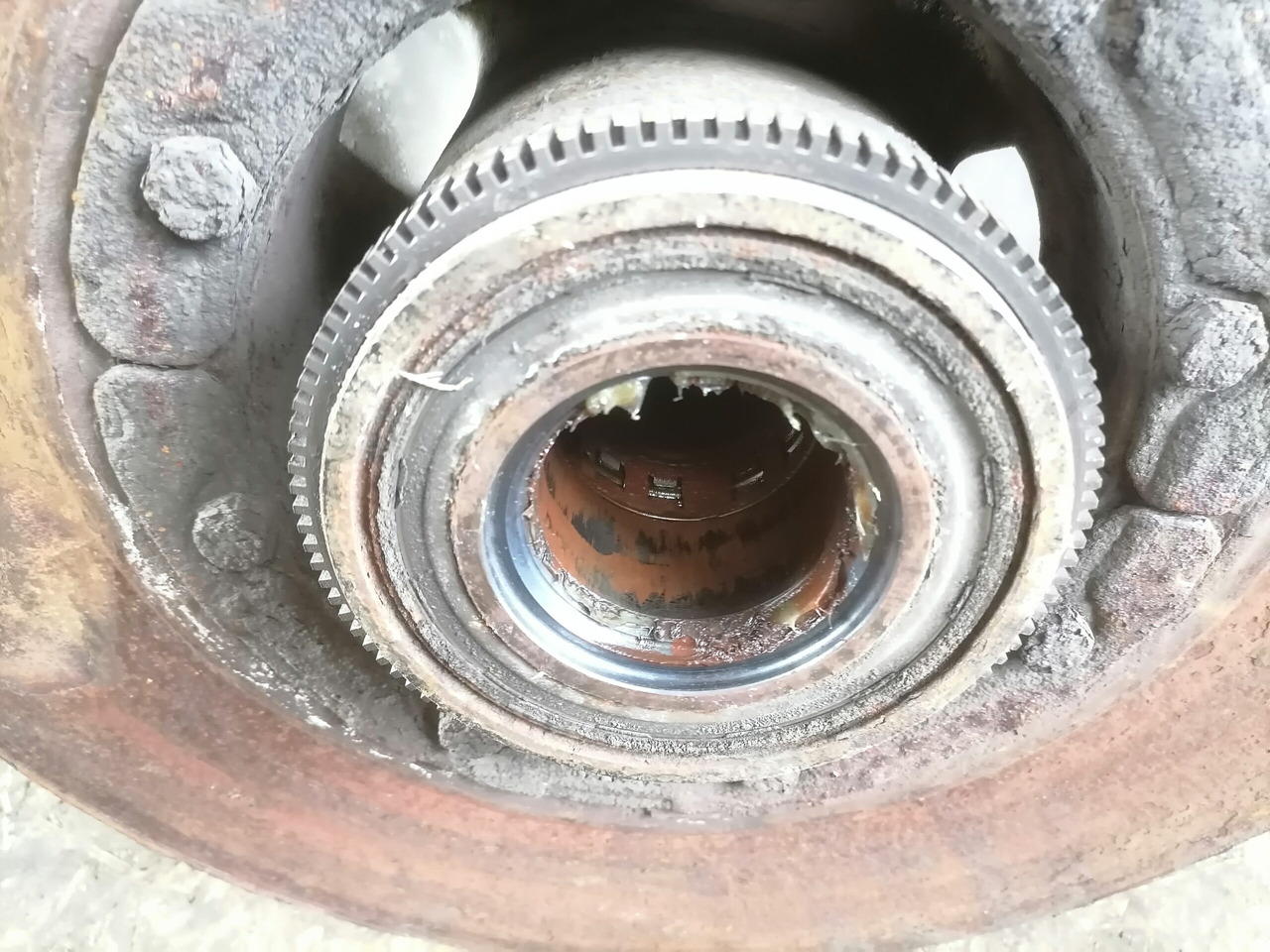 Volvo First wheel hub 21022433 - Ổ bánh lái cho Xe tải: hình 3 Volvo First wheel hub 21022433 - Ổ bánh lái cho Xe tải: hình 3