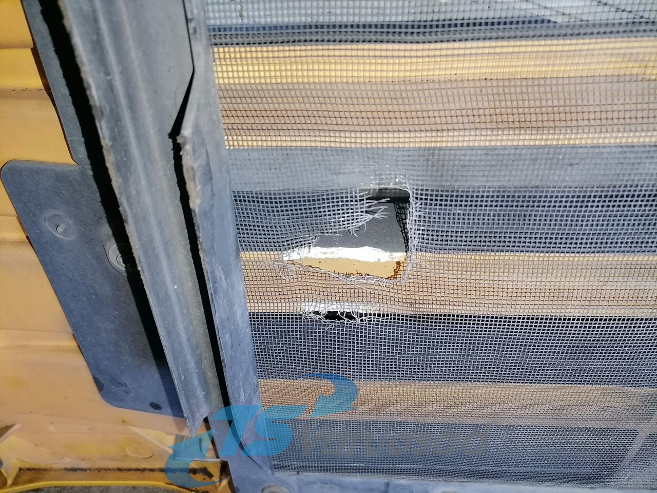 Volvo Grille panel 20360266 - Lưới tản nhiệt cho Xe tải: hình 3 Volvo Grille panel 20360266 - Lưới tản nhiệt cho Xe tải: hình 3