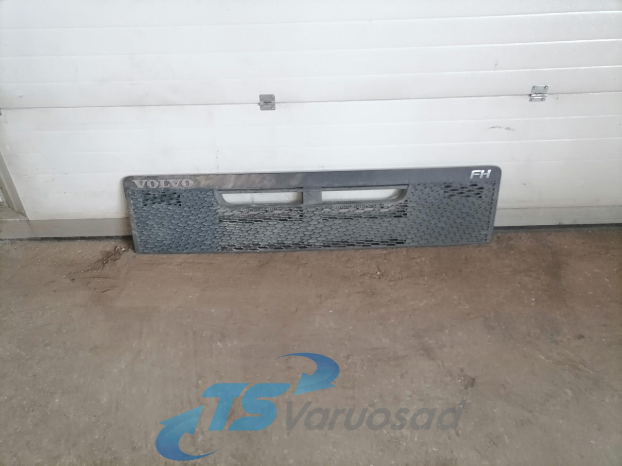 Volvo Grille panel 82150186 - Lưới tản nhiệt cho Xe tải: hình 1 Volvo Grille panel 82150186 - Lưới tản nhiệt cho Xe tải: hình 1