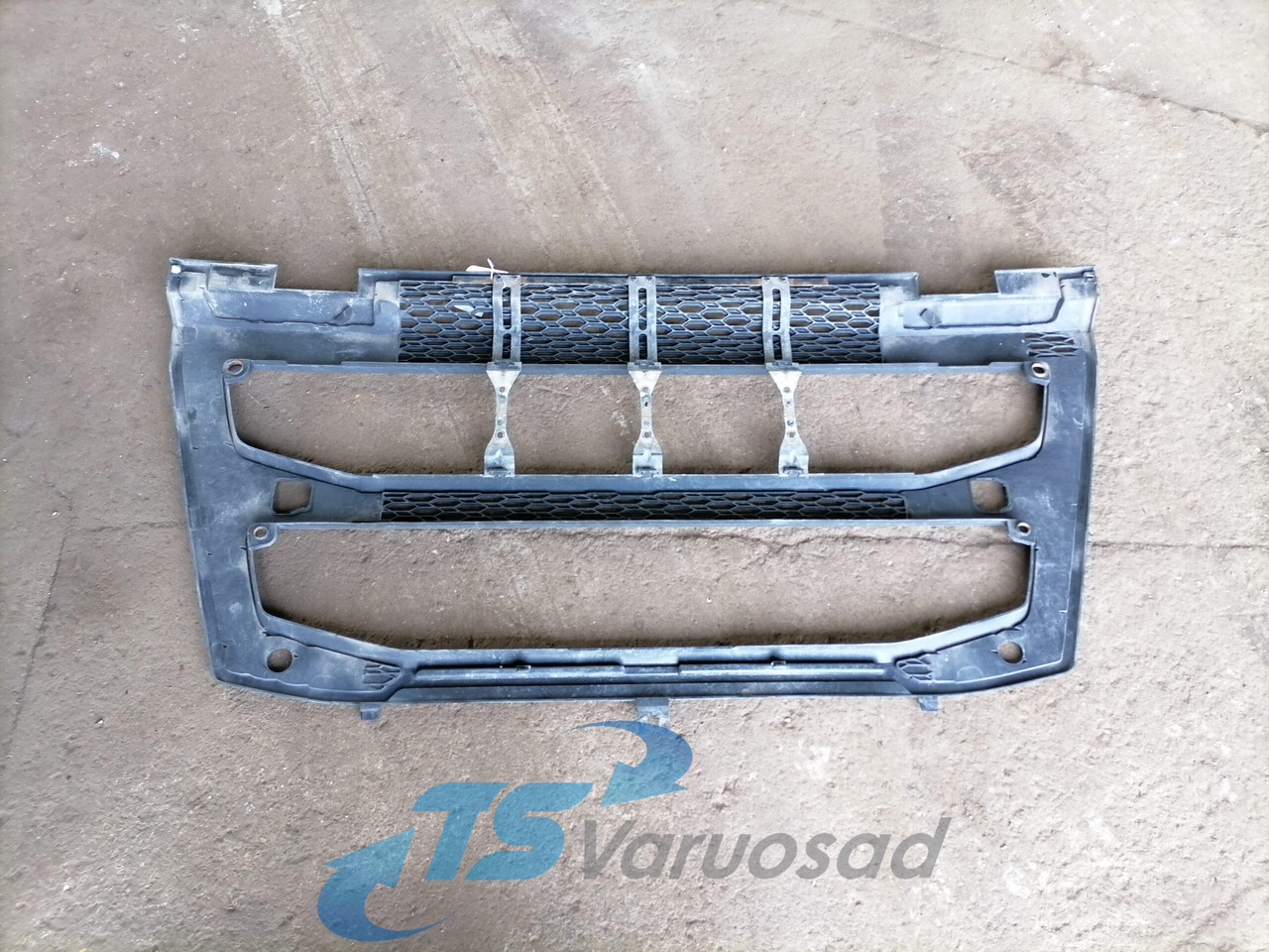 Volvo Grille panel 82491903 - Lưới tản nhiệt cho Xe tải: hình 2 Volvo Grille panel 82491903 - Lưới tản nhiệt cho Xe tải: hình 2