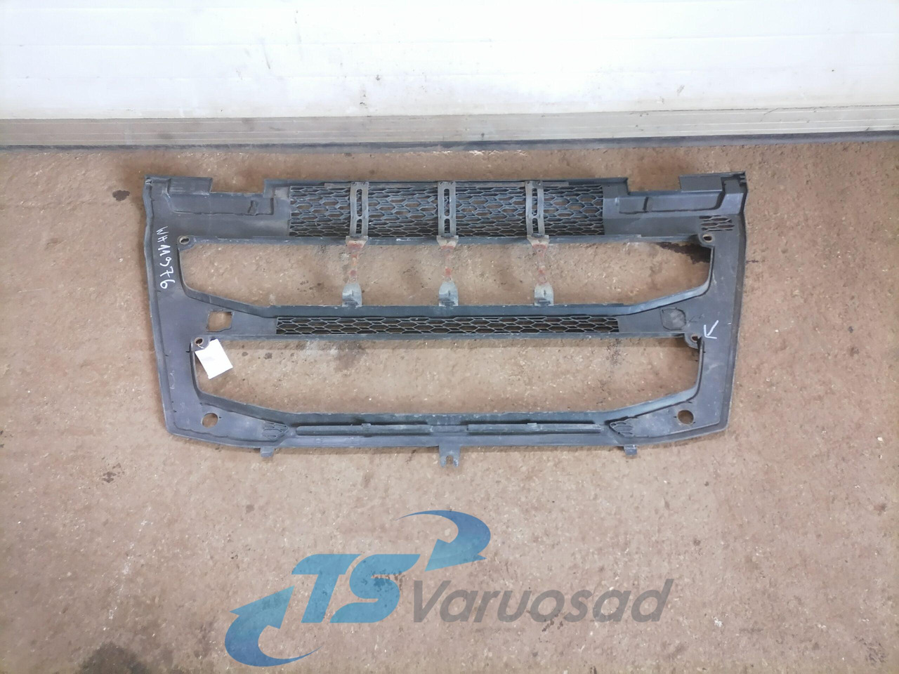Volvo Grille panel 82491908 - Lưới tản nhiệt cho Xe tải: hình 2 Volvo Grille panel 82491908 - Lưới tản nhiệt cho Xe tải: hình 2