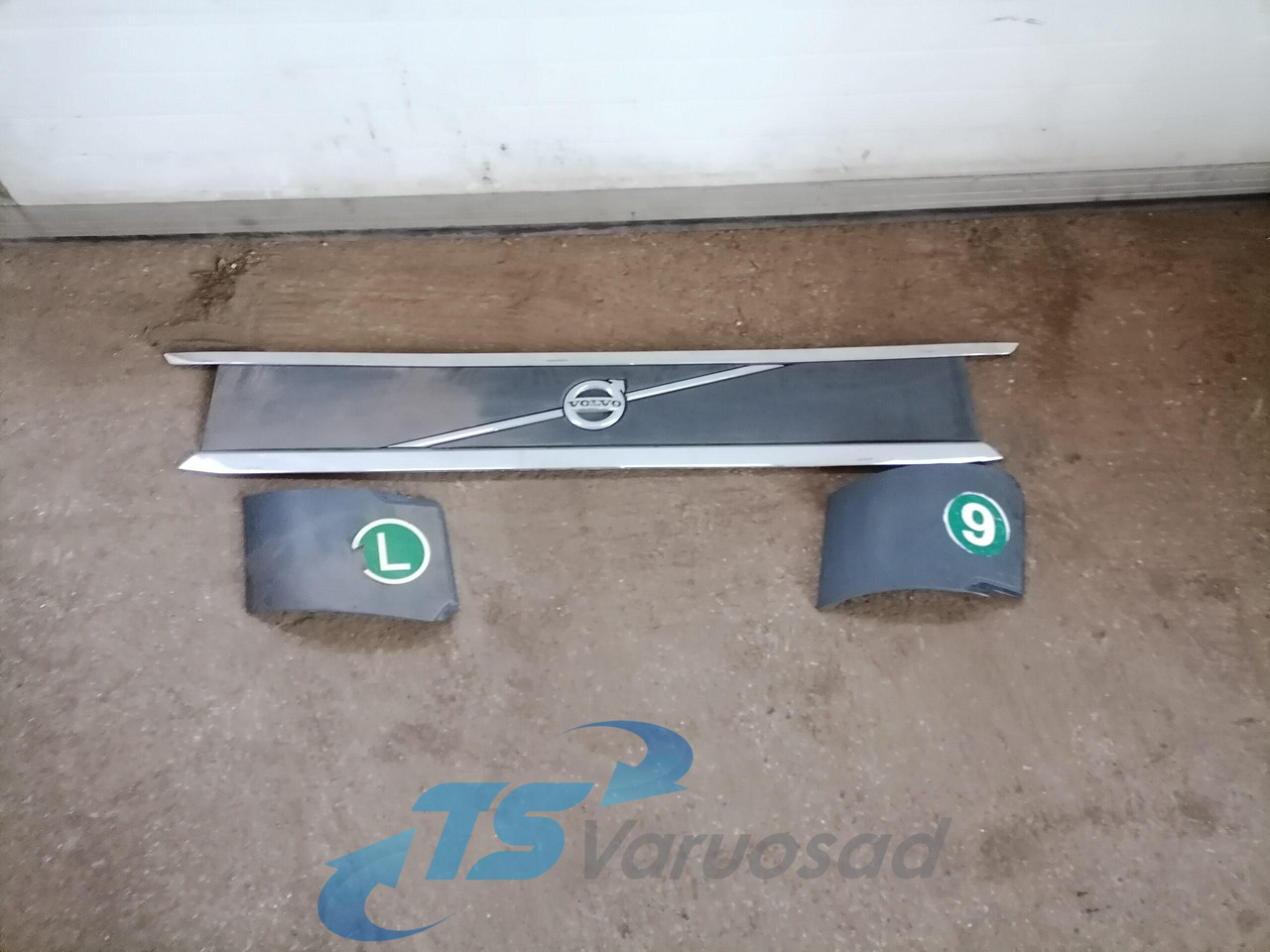 Volvo Grille panel 84027588 - Lưới tản nhiệt cho Xe tải: hình 1 Volvo Grille panel 84027588 - Lưới tản nhiệt cho Xe tải: hình 1