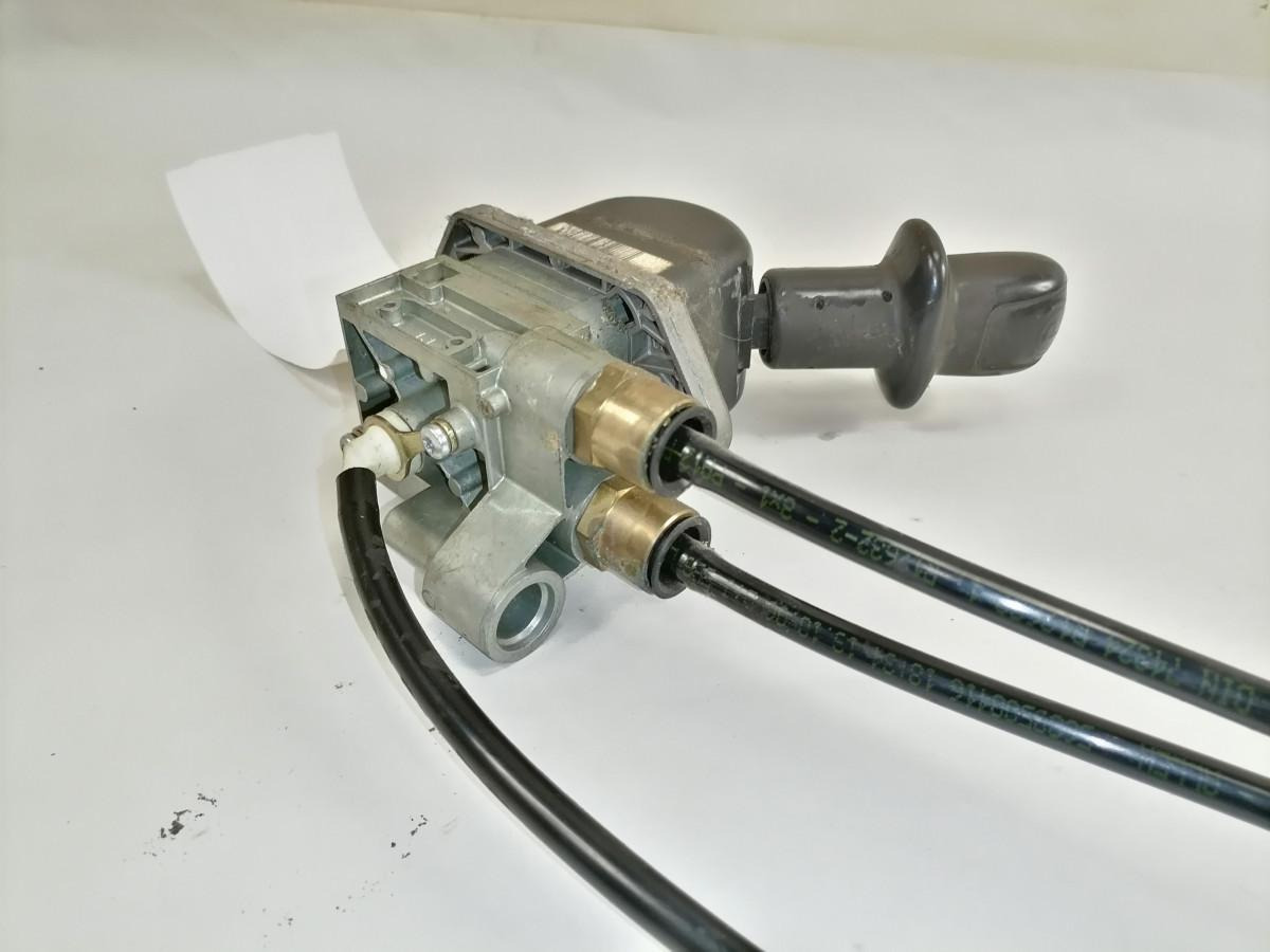 Volvo Handbrake control lever 20763929 - Phụ tùng chung cho Xe tải: hình 4 Volvo Handbrake control lever 20763929 - Phụ tùng chung cho Xe tải: hình 4