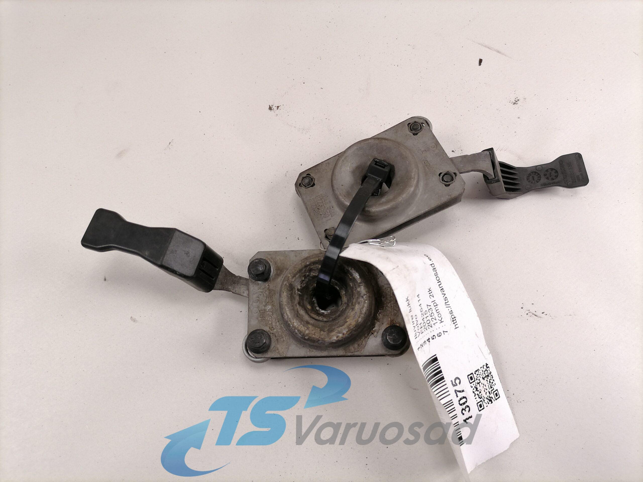 Volvo Iluvõre lukk 20425414 - Lưới tản nhiệt cho Xe tải: hình 2 Volvo Iluvõre lukk 20425414 - Lưới tản nhiệt cho Xe tải: hình 2