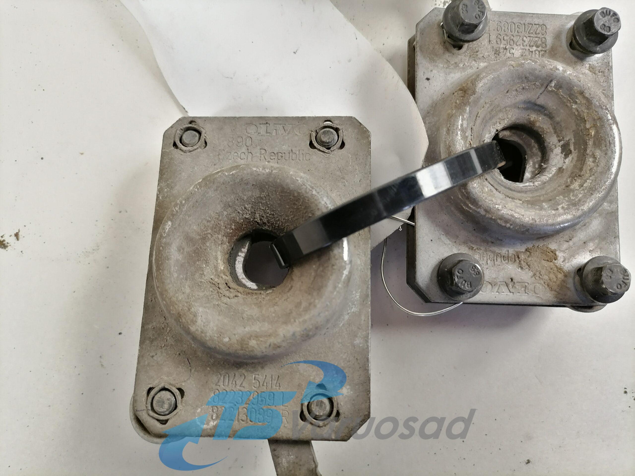 Volvo Iluvõre lukk 20425414 - Lưới tản nhiệt cho Xe tải: hình 3 Volvo Iluvõre lukk 20425414 - Lưới tản nhiệt cho Xe tải: hình 3