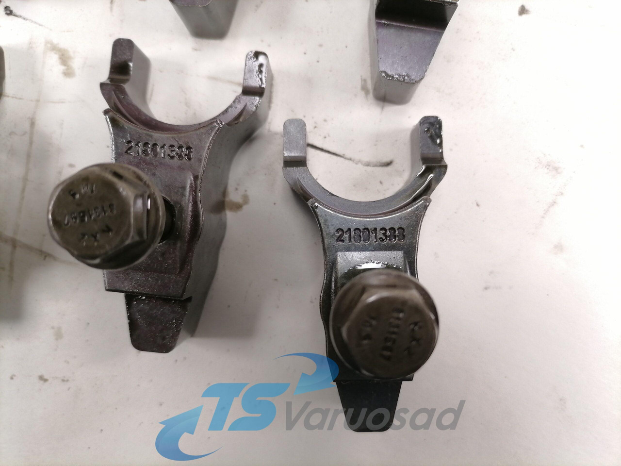 Volvo Injector holder 21801388 - Bơm nhiên liệu cho Xe tải: hình 2 Volvo Injector holder 21801388 - Bơm nhiên liệu cho Xe tải: hình 2