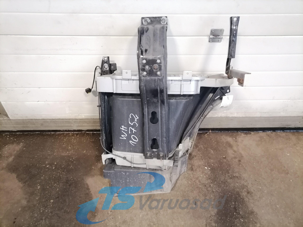 Volvo Komplektne astmelaud 82141521 - Bậc bước cho Xe tải: hình 2 Volvo Komplektne astmelaud 82141521 - Bậc bước cho Xe tải: hình 2