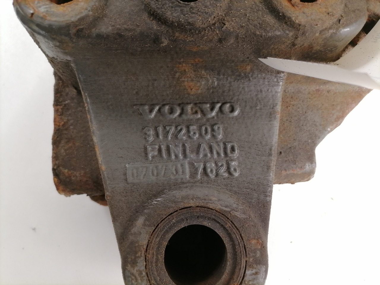 Volvo Leaf spring bracket 3172509 - Hệ thống treo cho Xe tải: hình 3 Volvo Leaf spring bracket 3172509 - Hệ thống treo cho Xe tải: hình 3