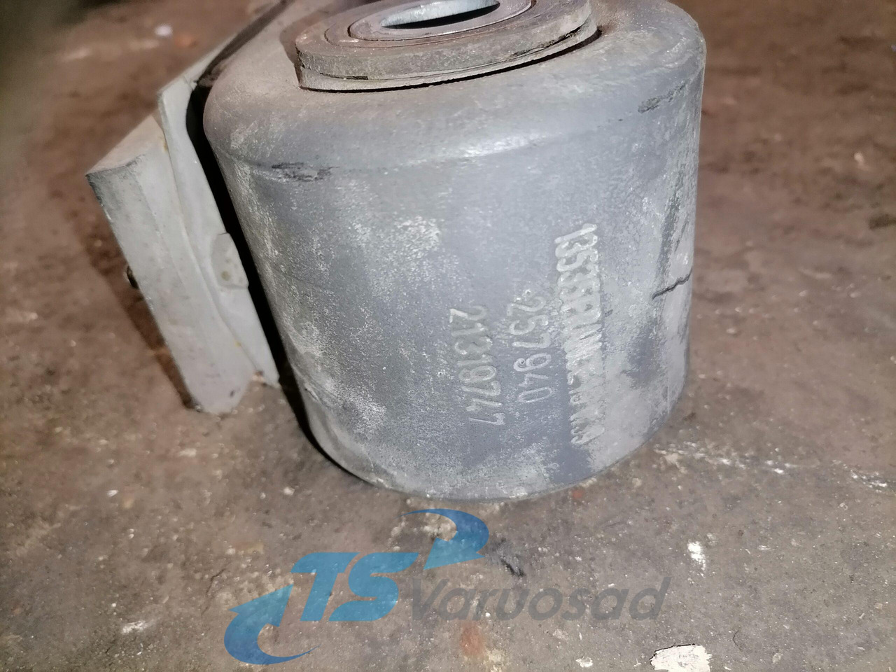 Volvo Spring 257940 - Hệ thống treo thép cho Xe tải: hình 4 Volvo Spring 257940 - Hệ thống treo thép cho Xe tải: hình 4