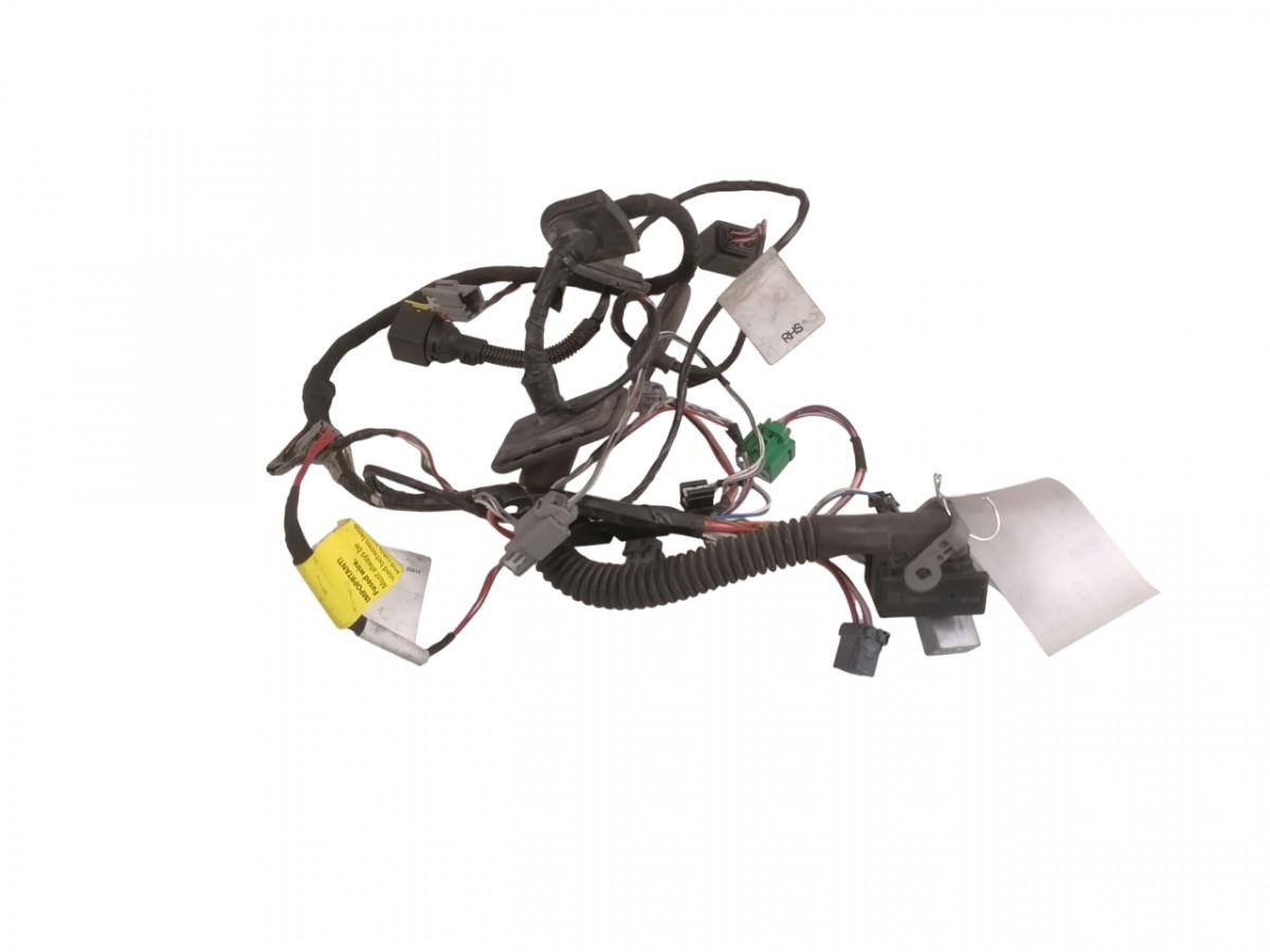 Volvo Ukse juhtmestik 22529475 - Cửa và phụ tùng cho Xe tải: hình 1 Volvo Ukse juhtmestik 22529475 - Cửa và phụ tùng cho Xe tải: hình 1