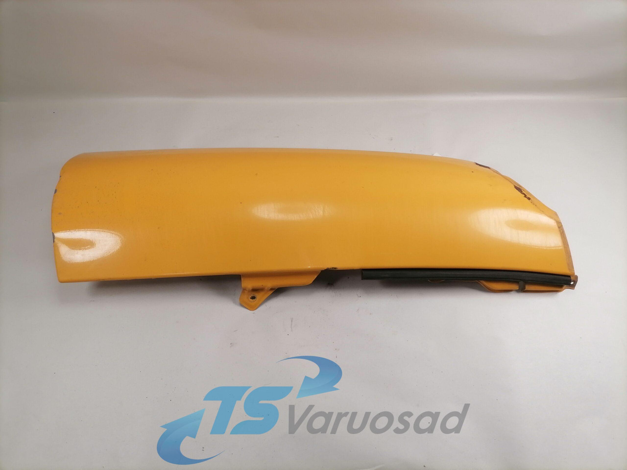 Volvo Volvo kabiini nurgapõsk, vasak 20379175 - Lưới tản nhiệt cho Xe tải: hình 1 Volvo Volvo kabiini nurgapõsk, vasak 20379175 - Lưới tản nhiệt cho Xe tải: hình 1