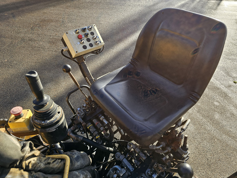 Cho thuê Terberg FM2850-T / 10x4 / PENZ CRANE / KRAN Terberg FM2850-T / 10x4 / PENZ CRANE / KRAN: hình 17 Cho thuê Terberg FM2850-T / 10x4 / PENZ CRANE / KRAN Terberg FM2850-T / 10x4 / PENZ CRANE / KRAN: hình 17