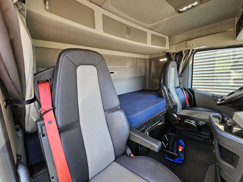 Cho thuê Volvo FH 540 / 10x4 / ERKIN 250.000 / JIB / WINCH KRAN / CRANE Volvo FH 540 / 10x4 / ERKIN 250.000 / JIB / WINCH KRAN / CRANE: hình 19 Cho thuê Volvo FH 540 / 10x4 / ERKIN 250.000 / JIB / WINCH KRAN / CRANE Volvo FH 540 / 10x4 / ERKIN 250.000 / JIB / WINCH KRAN / CRANE: hình 19