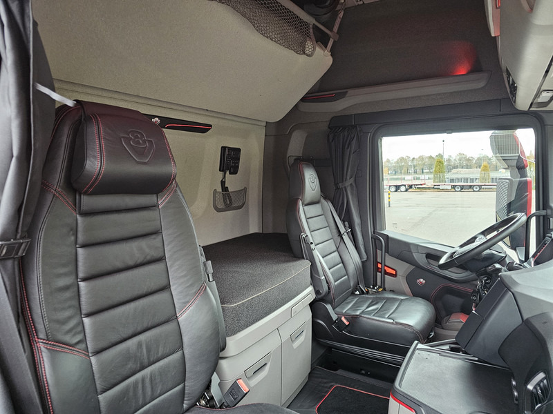 Xe đầu kéo Scania S660 V8 6x2/4 / RETARDER / HYDRAULIC / FULL AIR: hình 15 Xe đầu kéo Scania S660 V8 6x2/4 / RETARDER / HYDRAULIC / FULL AIR: hình 15