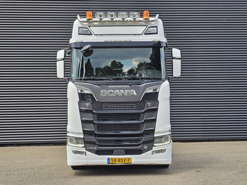 Scania S770 V8 6x2 BOOOGIE / FULL AIR / RETARDER / PARKING COOLER - Xe đầu kéo: hình 4 Scania S770 V8 6x2 BOOOGIE / FULL AIR / RETARDER / PARKING COOLER - Xe đầu kéo: hình 4
