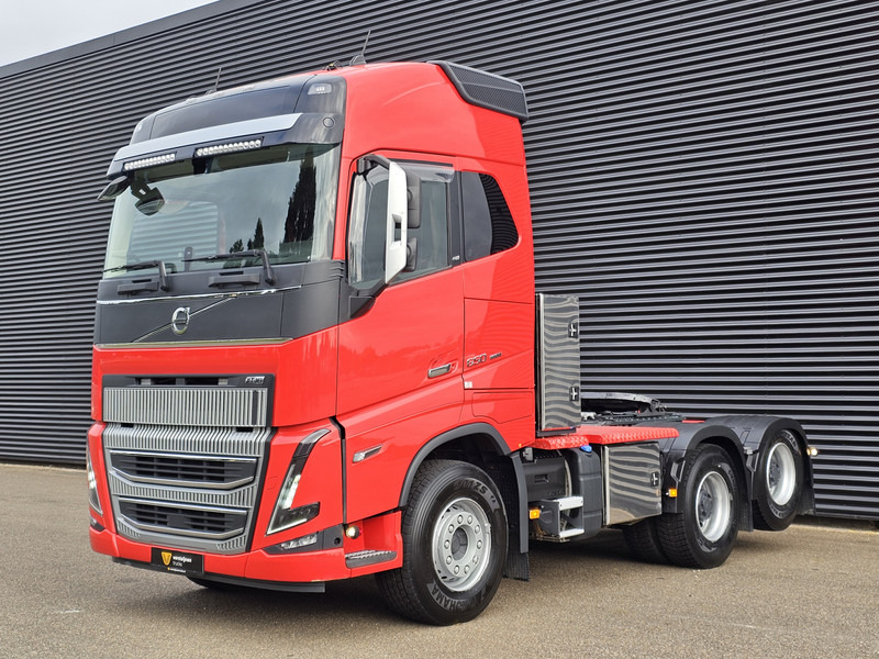 Volvo FH 16 650 / 6x4 BOOGIE / HYDRAULIC / RETARDER / 100T - Xe đầu kéo: hình 1 Volvo FH 16 650 / 6x4 BOOGIE / HYDRAULIC / RETARDER / 100T - Xe đầu kéo: hình 1