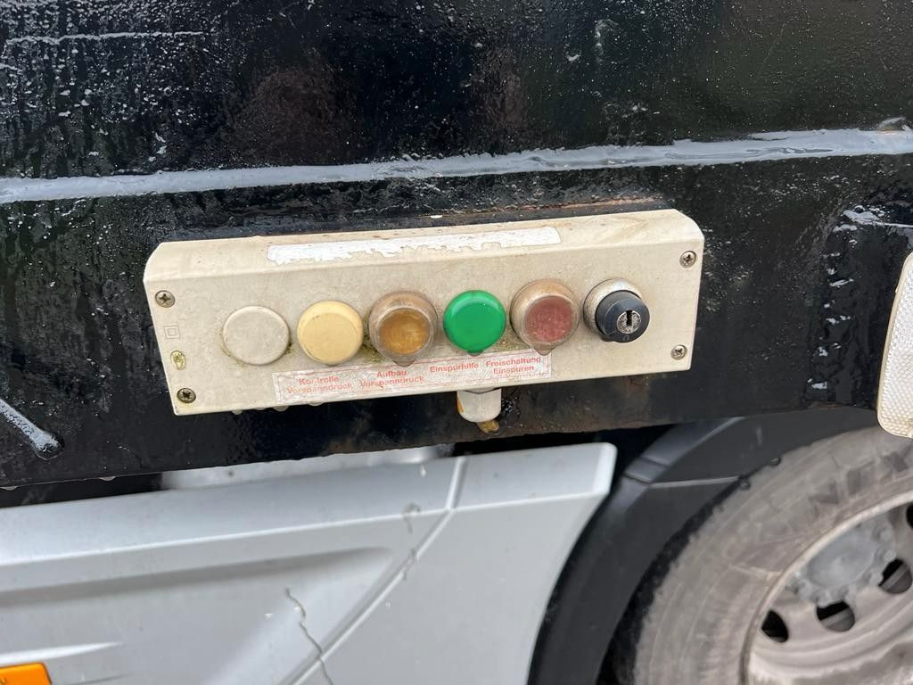 Langendorf Tiefbett mit Rampen Hydraulisch Langendorf Tiefbett mit Rampen Hydraulisch - Sơ mi rơ moóc thùng thấp: hình 5 Langendorf Tiefbett mit Rampen Hydraulisch Langendorf Tiefbett mit Rampen Hydraulisch - Sơ mi rơ moóc thùng thấp: hình 5