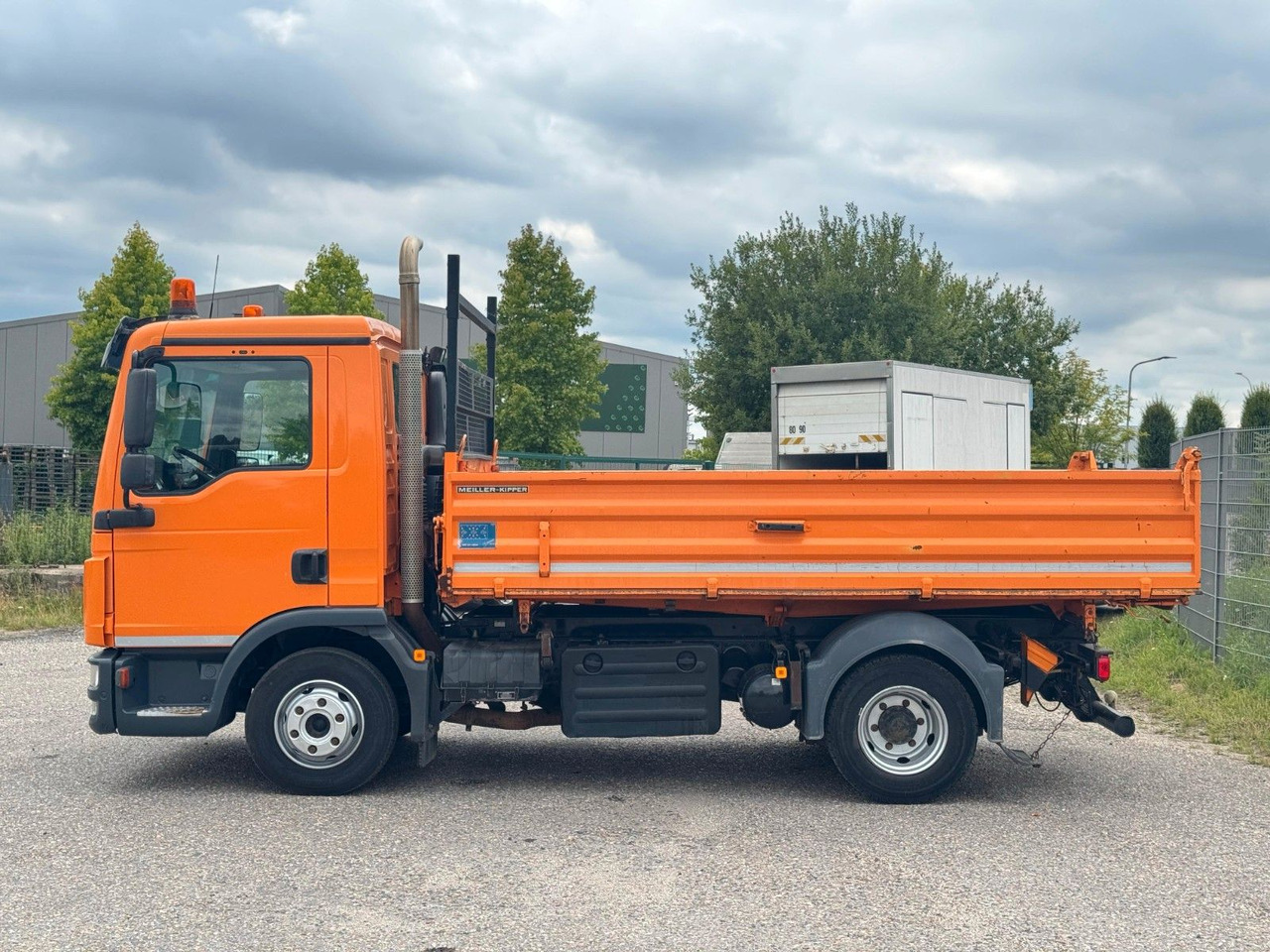 MAN 8.220 4x2 Meiller 3S. Kipper | Sperrdiff. | AHK - Xe ben: hình 3 MAN 8.220 4x2 Meiller 3S. Kipper | Sperrdiff. | AHK - Xe ben: hình 3