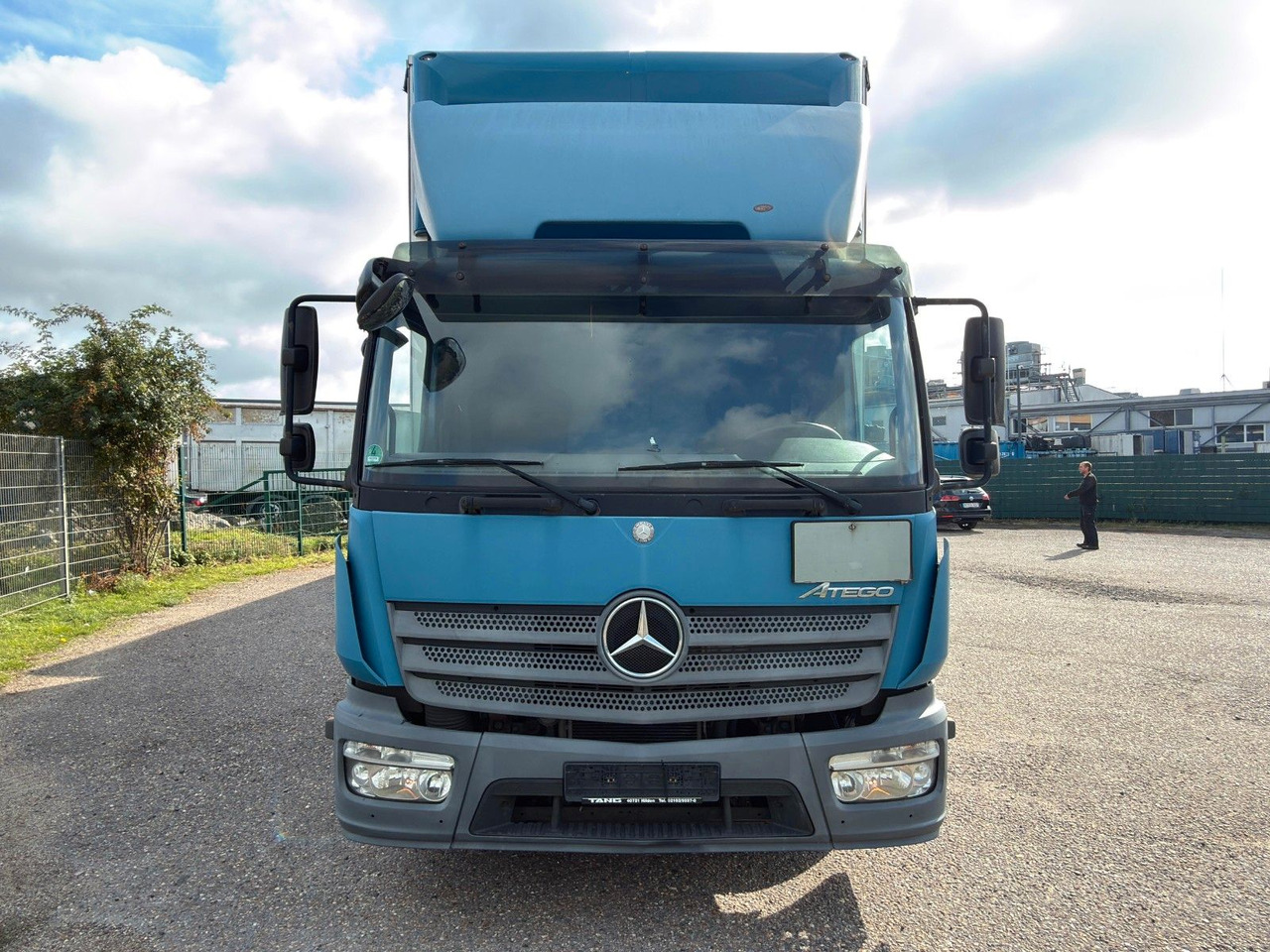 Mercedes-Benz 818 4X2 Pritsche & Plane & Tang Pritsche & Plane Mercedes-Benz 818 4X2 Pritsche & Plane & Tang Pritsche & Plane - Xe van thùng mui bạt: hình 4 Mercedes-Benz 818 4X2 Pritsche & Plane & Tang Pritsche & Plane Mercedes-Benz 818 4X2 Pritsche & Plane & Tang Pritsche & Plane - Xe van thùng mui bạt: hình 4