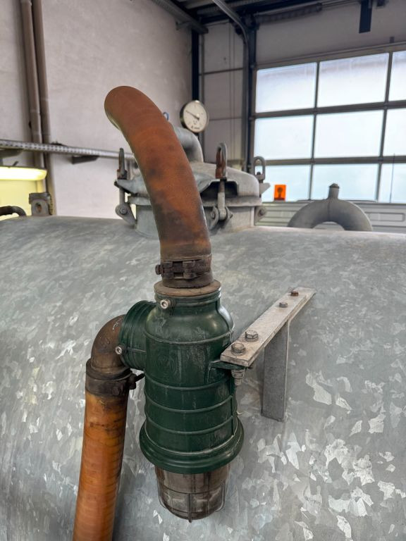 Mercedes-Benz 818 4X2 ROM Toilettenwagen Mercedes-Benz 818 4X2 ROM Toilettenwagen 6 Plätze - Xe tải chân không: hình 5 Mercedes-Benz 818 4X2 ROM Toilettenwagen Mercedes-Benz 818 4X2 ROM Toilettenwagen 6 Plätze - Xe tải chân không: hình 5