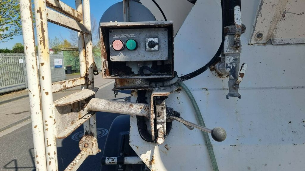 Müller-Mitteltal 2 Achs Betonmischauflieger Liebherr Müller-Mitteltal 2 Achs Betonmischauflieger Liebherr - Sơ mi rơ moóc trộn bê tông: hình 5 Müller-Mitteltal 2 Achs Betonmischauflieger Liebherr Müller-Mitteltal 2 Achs Betonmischauflieger Liebherr - Sơ mi rơ moóc trộn bê tông: hình 5