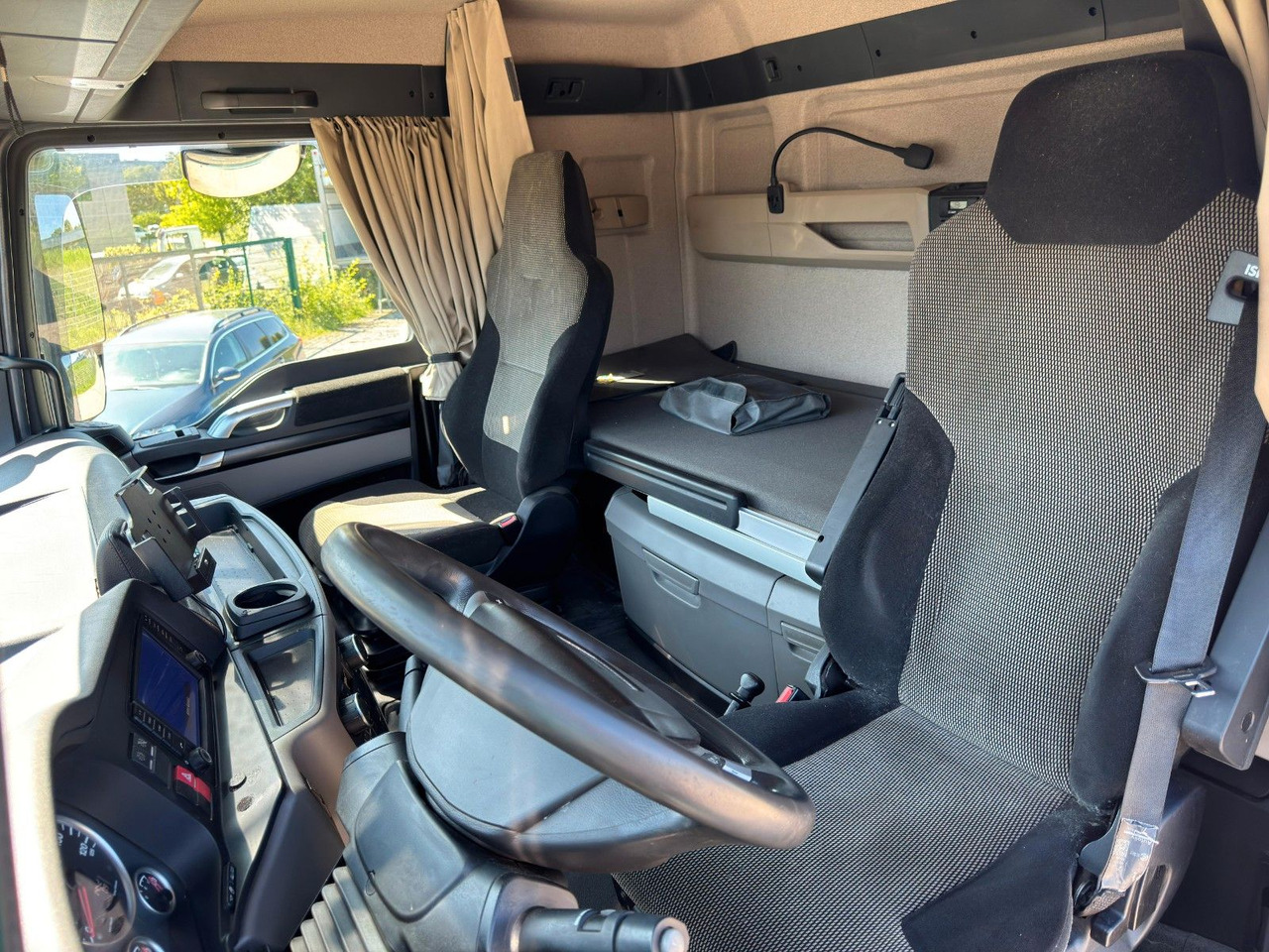 Xe đầu kéo MAN 18.460 4x2 Kipphydr. | Standheiz. | Top Zustand: hình 10 Xe đầu kéo MAN 18.460 4x2 Kipphydr. | Standheiz. | Top Zustand: hình 10