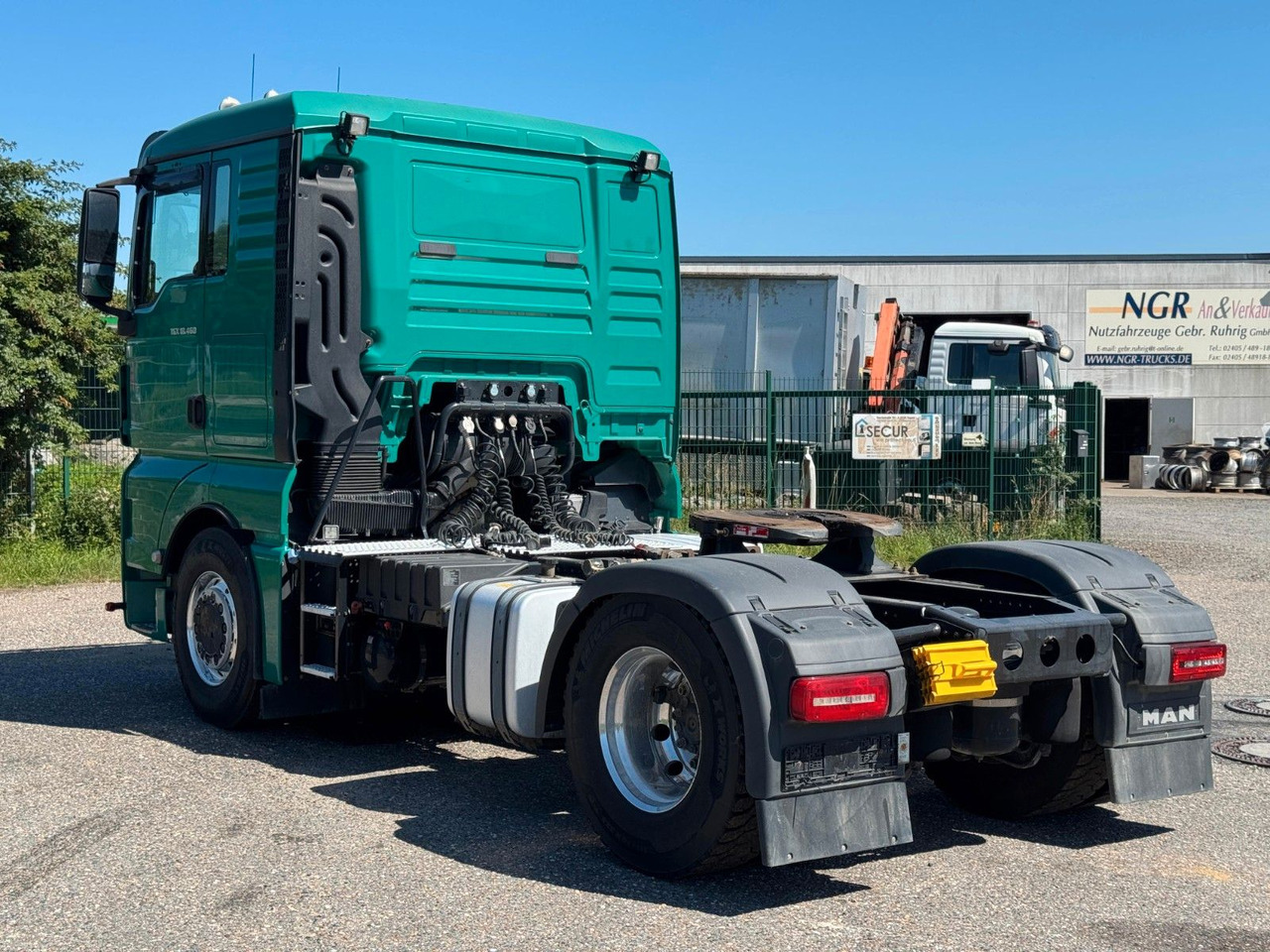 Xe đầu kéo MAN 18.460 4x2 Kipphydr. | Standheiz. | Top Zustand: hình 7 Xe đầu kéo MAN 18.460 4x2 Kipphydr. | Standheiz. | Top Zustand: hình 7