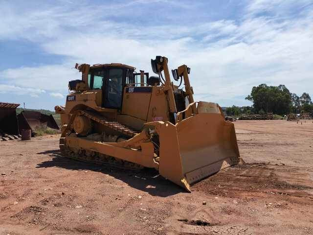 CAT D8T - Máy ủi: hình 1 CAT D8T - Máy ủi: hình 1