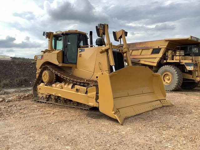 CAT D8T - Máy ủi: hình 4 CAT D8T - Máy ủi: hình 4