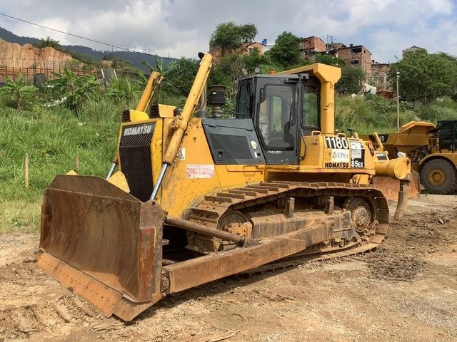 Komatsu D85EX-15 - Máy ủi: hình 1 Komatsu D85EX-15 - Máy ủi: hình 1