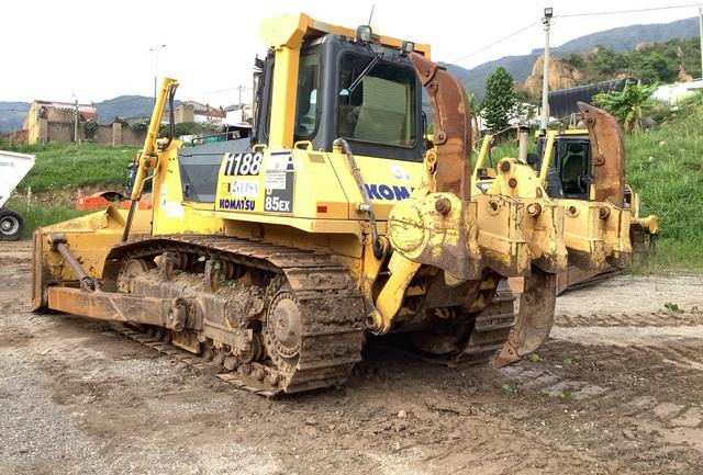 Komatsu D85EX-15 - Máy ủi: hình 2 Komatsu D85EX-15 - Máy ủi: hình 2