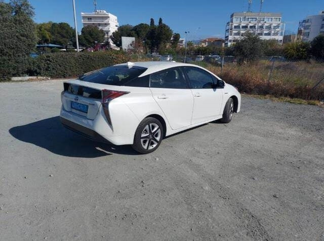 Toyota Prius Hybrid - Xe hơi: hình 3 Toyota Prius Hybrid - Xe hơi: hình 3