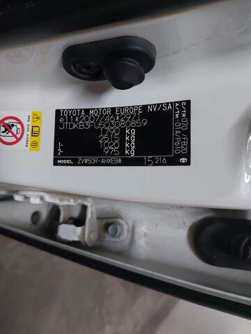 Toyota Prius Hybrid - Xe hơi: hình 5 Toyota Prius Hybrid - Xe hơi: hình 5