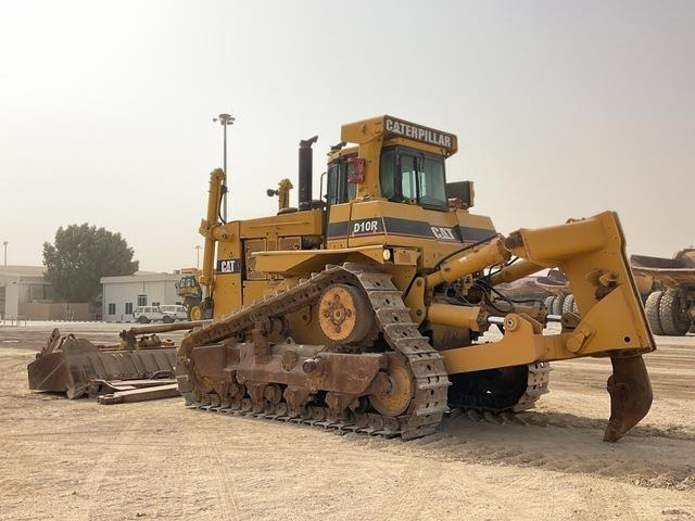 CAT D10R - Máy ủi: hình 2 CAT D10R - Máy ủi: hình 2