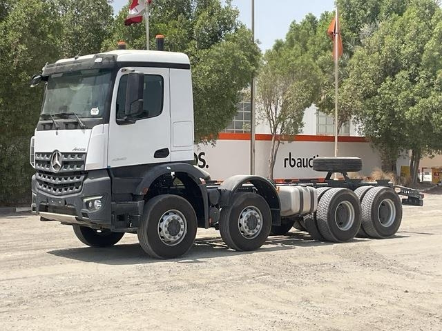 Mercedes-Benz Arocs 4240 - Xe tải khung gầm: hình 1 Mercedes-Benz Arocs 4240 - Xe tải khung gầm: hình 1