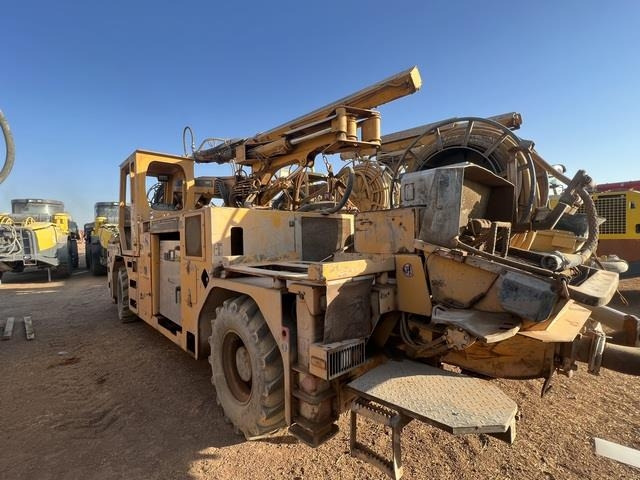 Putzmeister WETKRET5 - Xe bơm bê tông: hình 2 Putzmeister WETKRET5 - Xe bơm bê tông: hình 2