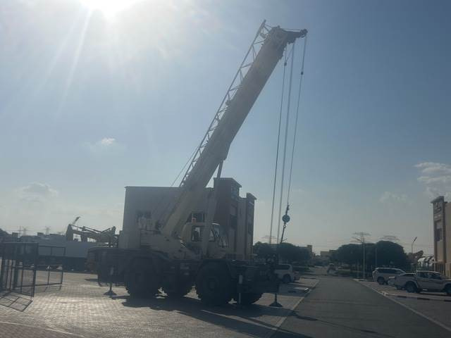 Terex RT555 - Cẩu địa hình: hình 4 Terex RT555 - Cẩu địa hình: hình 4