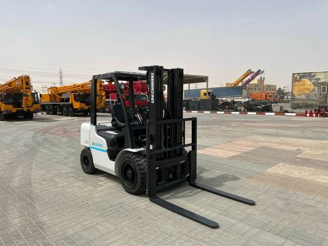 UniCarriers YG1F2A30U - Xe nâng diesel: hình 4 UniCarriers YG1F2A30U - Xe nâng diesel: hình 4