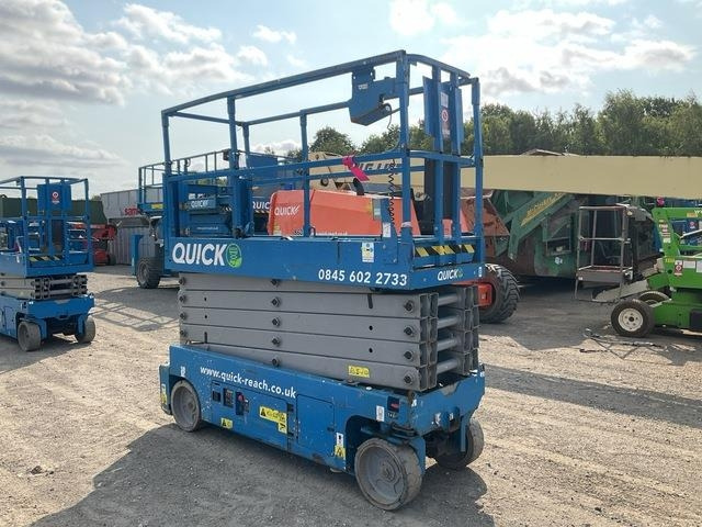 Genie GS3232 - Máy nâng người hình kéo: hình 4 Genie GS3232 - Máy nâng người hình kéo: hình 4