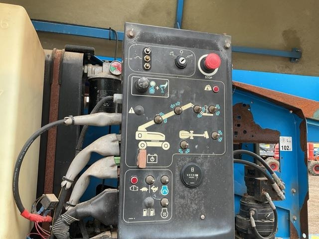 Xe nâng người hình viễn vọng kính Genie S45: hình 7